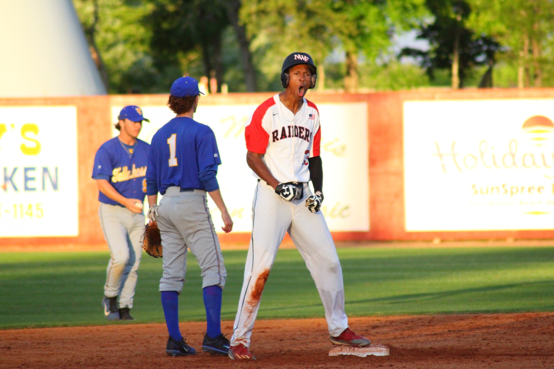 Raiders clinch share of conference with walk-off against Tallahassee