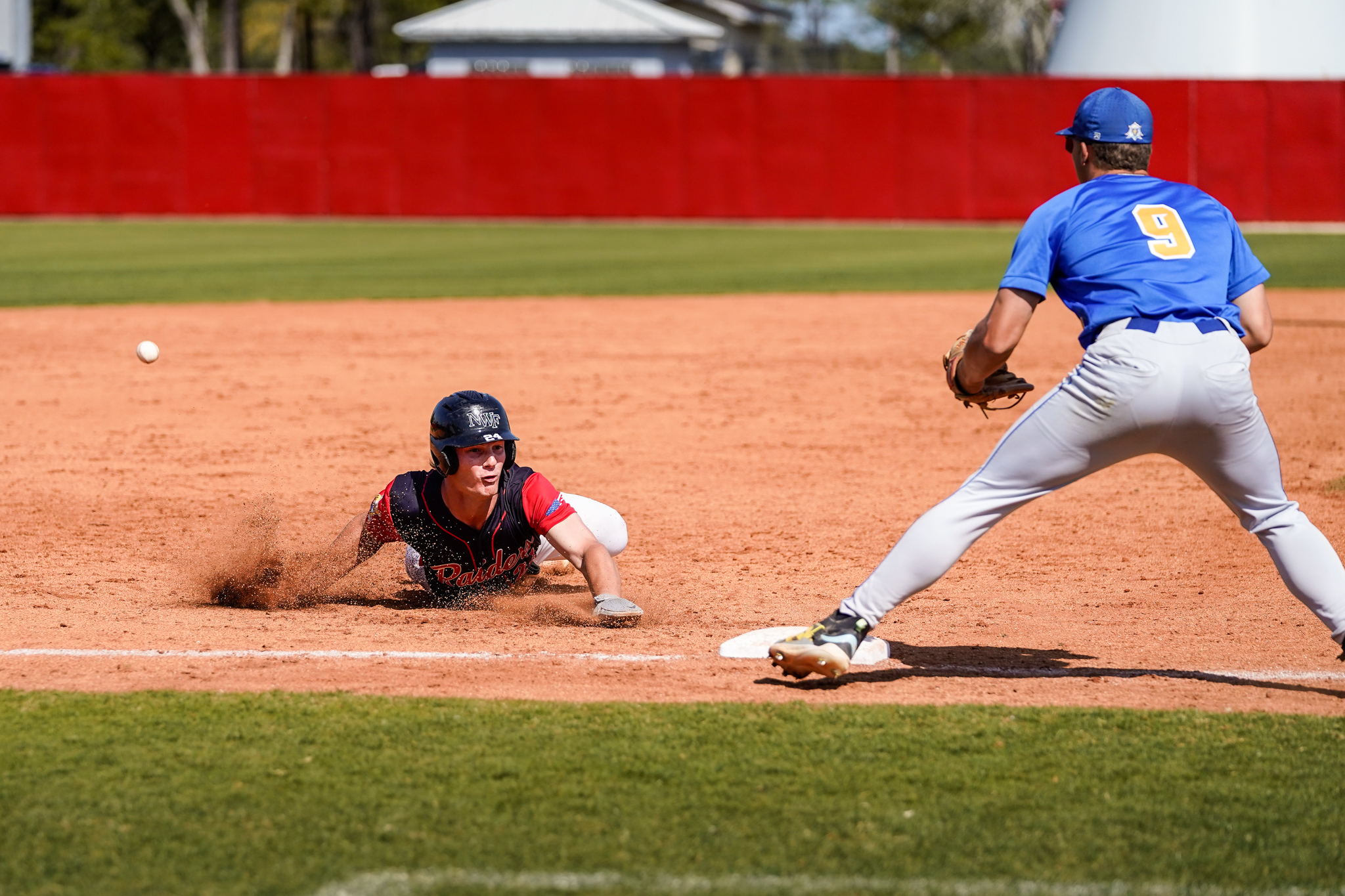 Six-Run Fifth Powers Raiders Past Commodores 7-4 on Tuesday